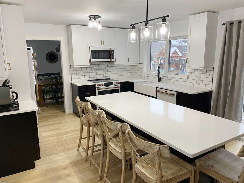 Kitchen with white quartz countertops, converted and installed by Parkside Quartz, Manitoba